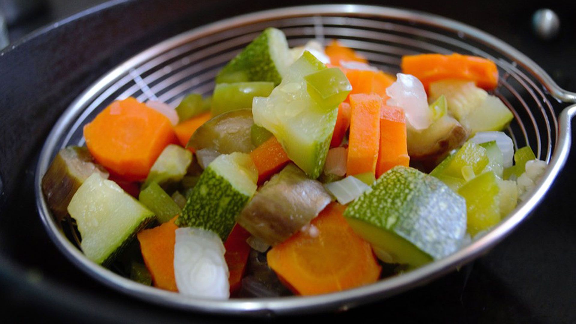 Should you steam or boil vegetables фото 6